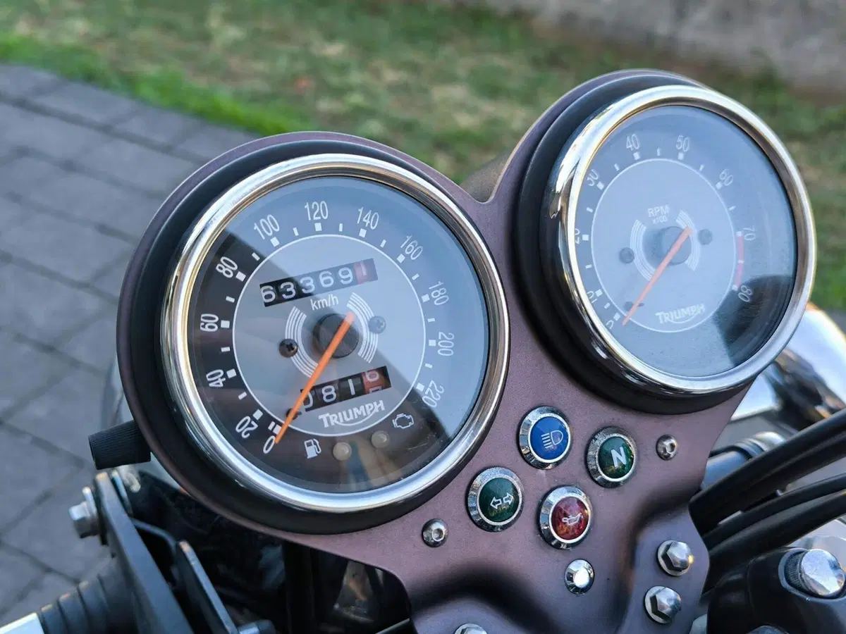 Triumph Bonneville (2007 - 16) (4)