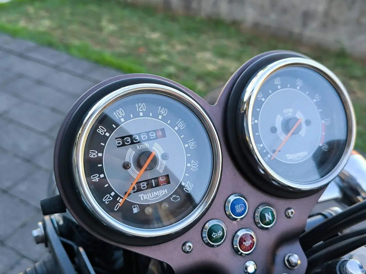 Triumph Bonneville (2007 - 16) (6)