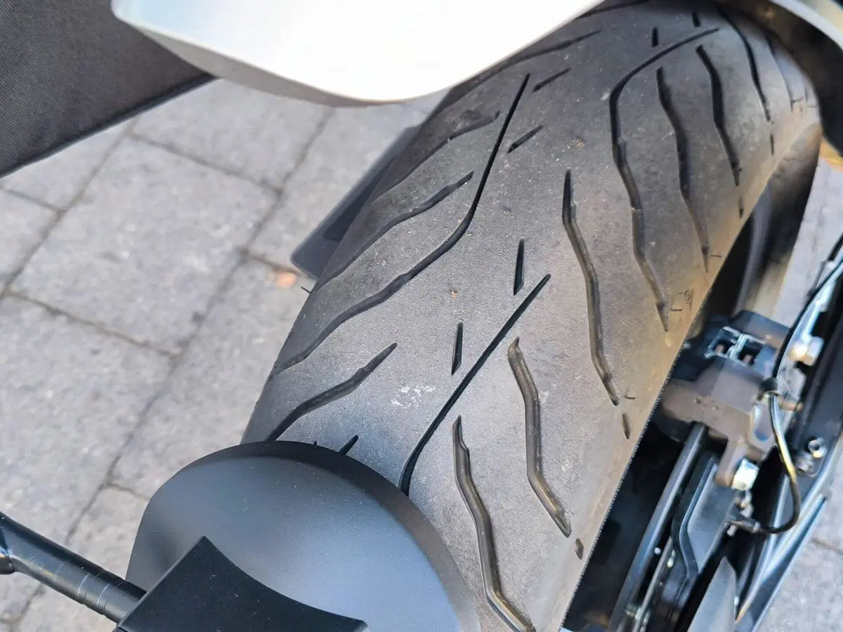 Moto Morini SEIEMMEZZO SCR (2022 - 26) (8)