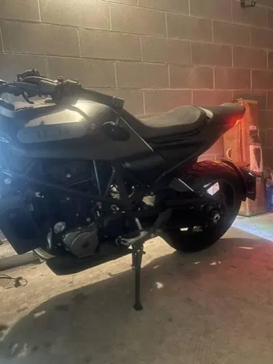 Husqvarna Svartpilen 701 (2019) usata