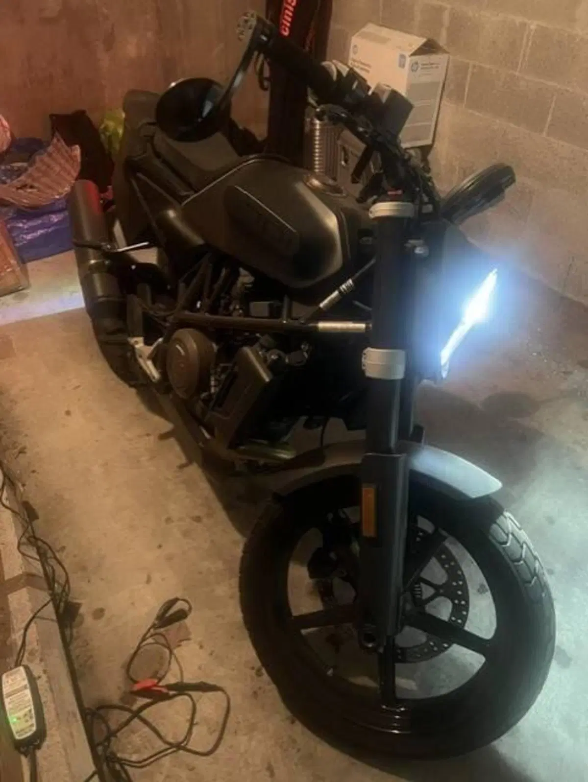Husqvarna Svartpilen 701 (2019) (3)