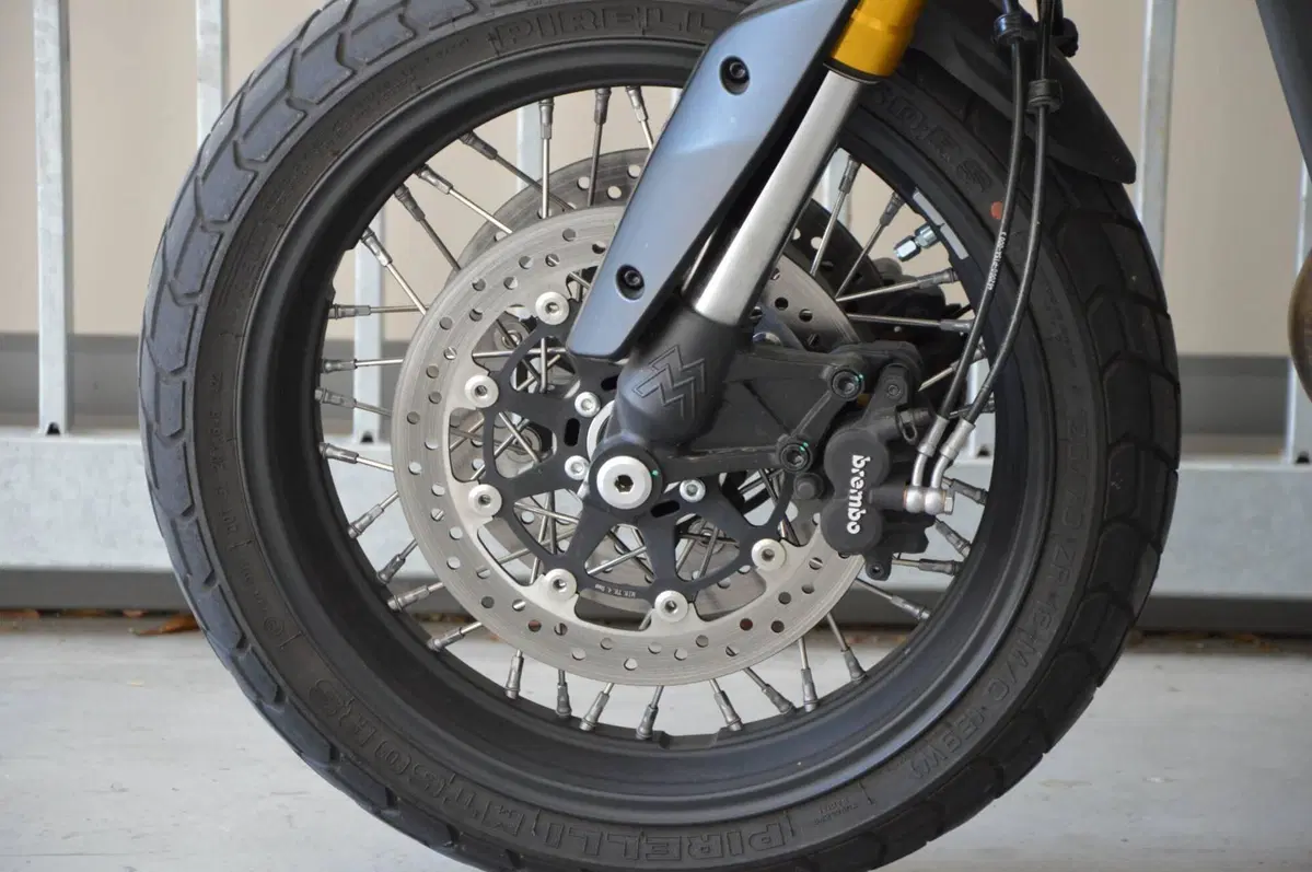 Moto Morini SEIEMMEZZO SCR (2022 - 26) (11)