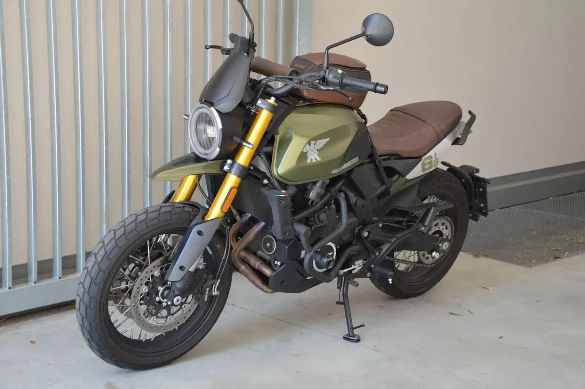 Moto Morini SEIEMMEZZO SCR (2022 - 26) (12)