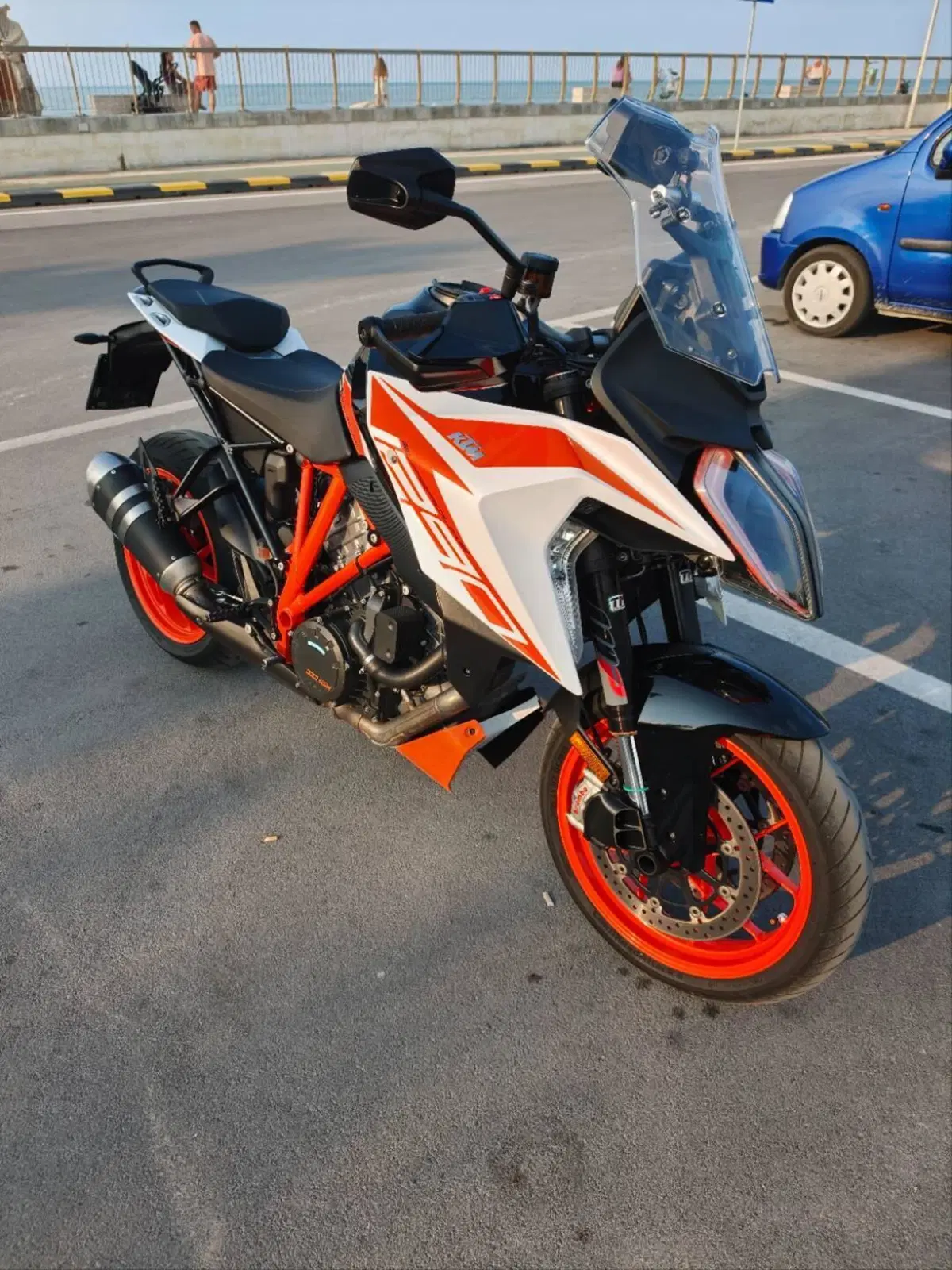 KTM 1290 Super Duke GT (2021) (2)