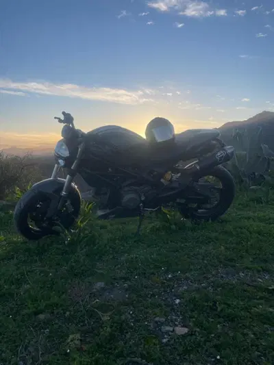 Ducati Monster 696 Plus (2007 - 14) usata