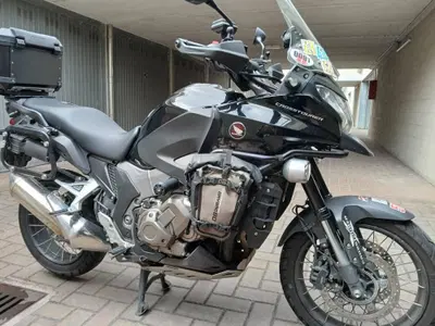 Honda VFR 1200 F DCT ABS (2010 - 16) usata