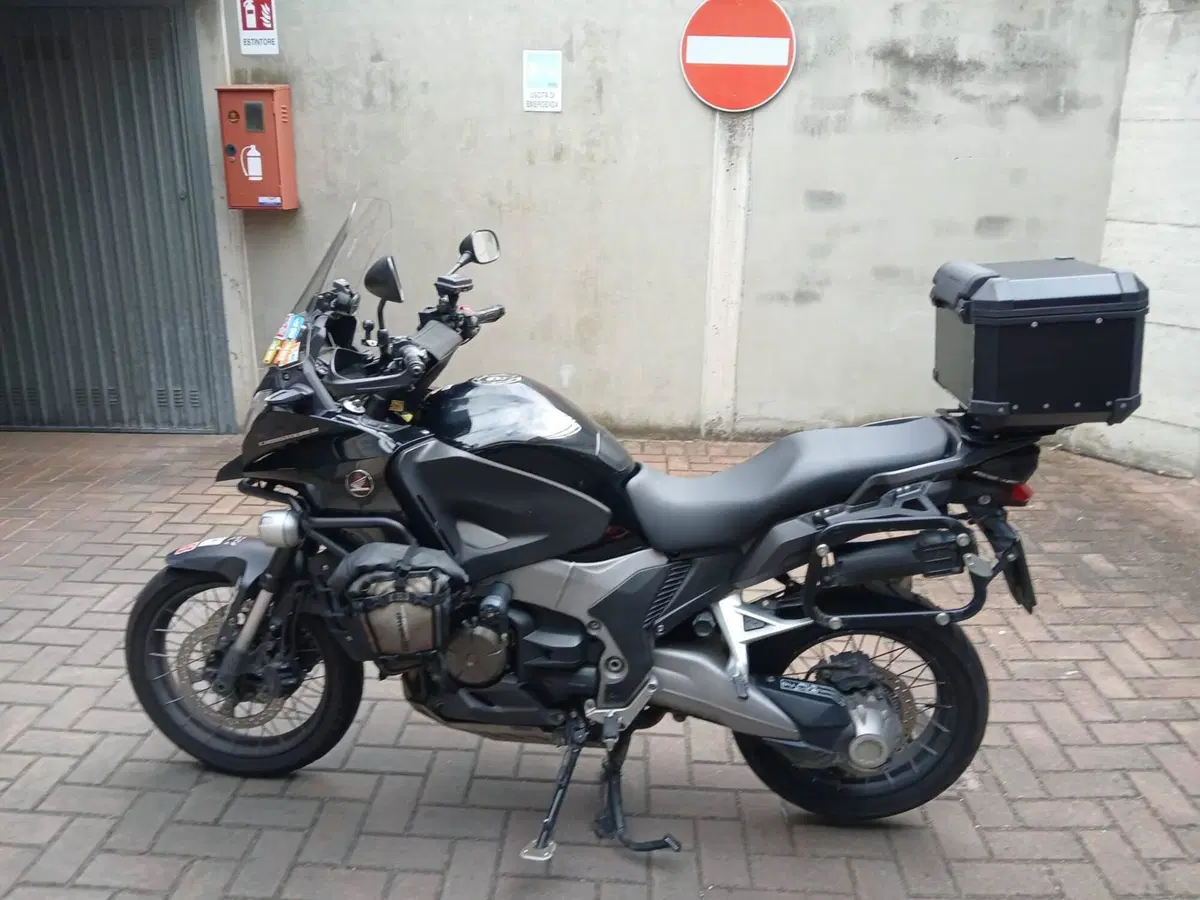 Honda VFR 1200 F DCT ABS (2010 - 16) (2)