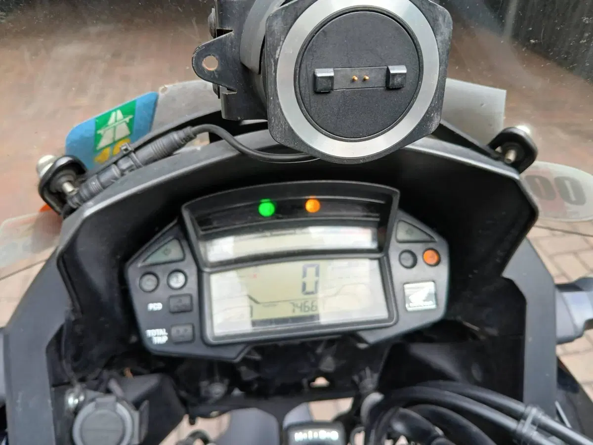 Honda VFR 1200 F DCT ABS (2010 - 16) (6)