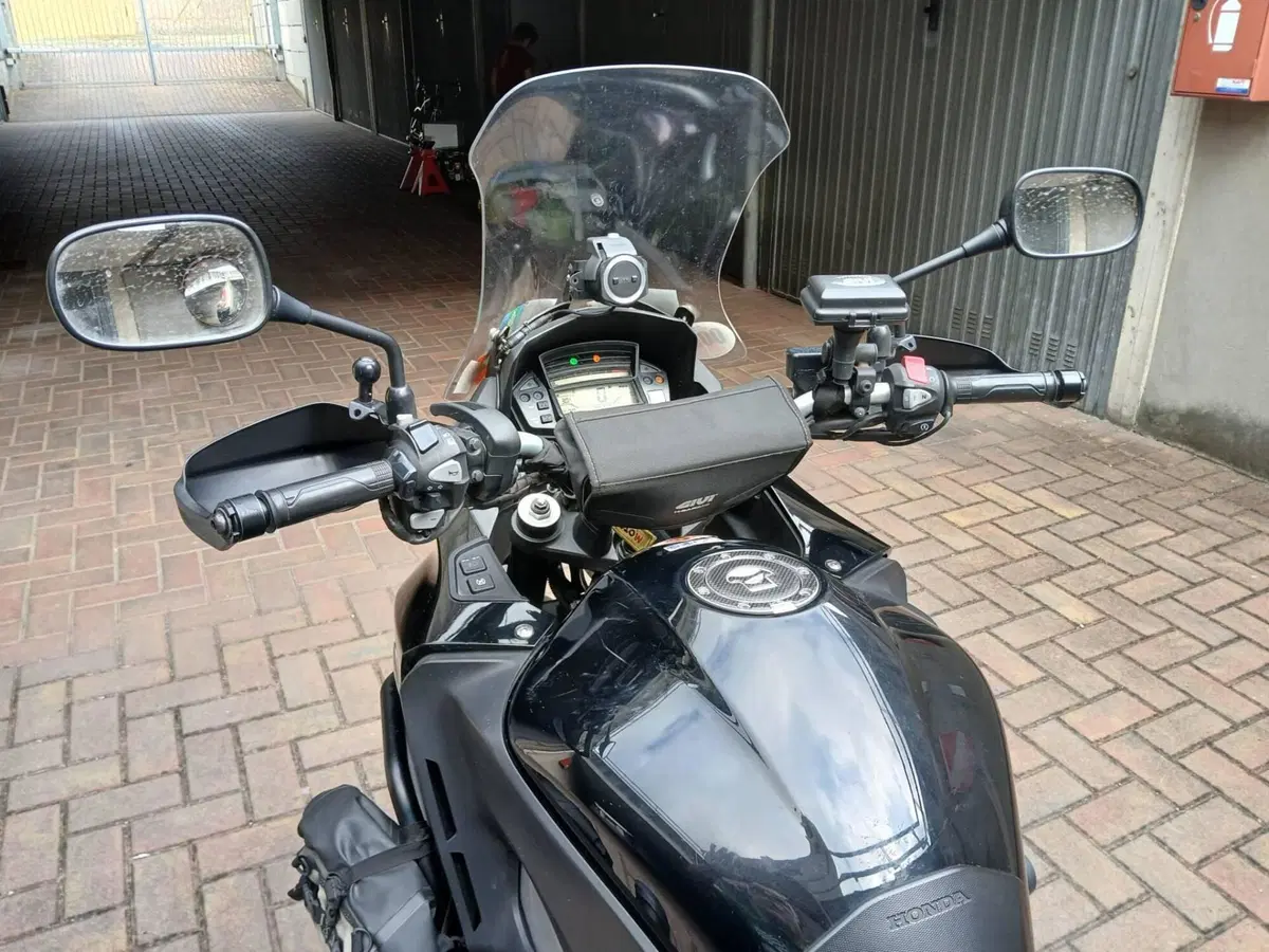 Honda VFR 1200 F DCT ABS (2010 - 16) (9)