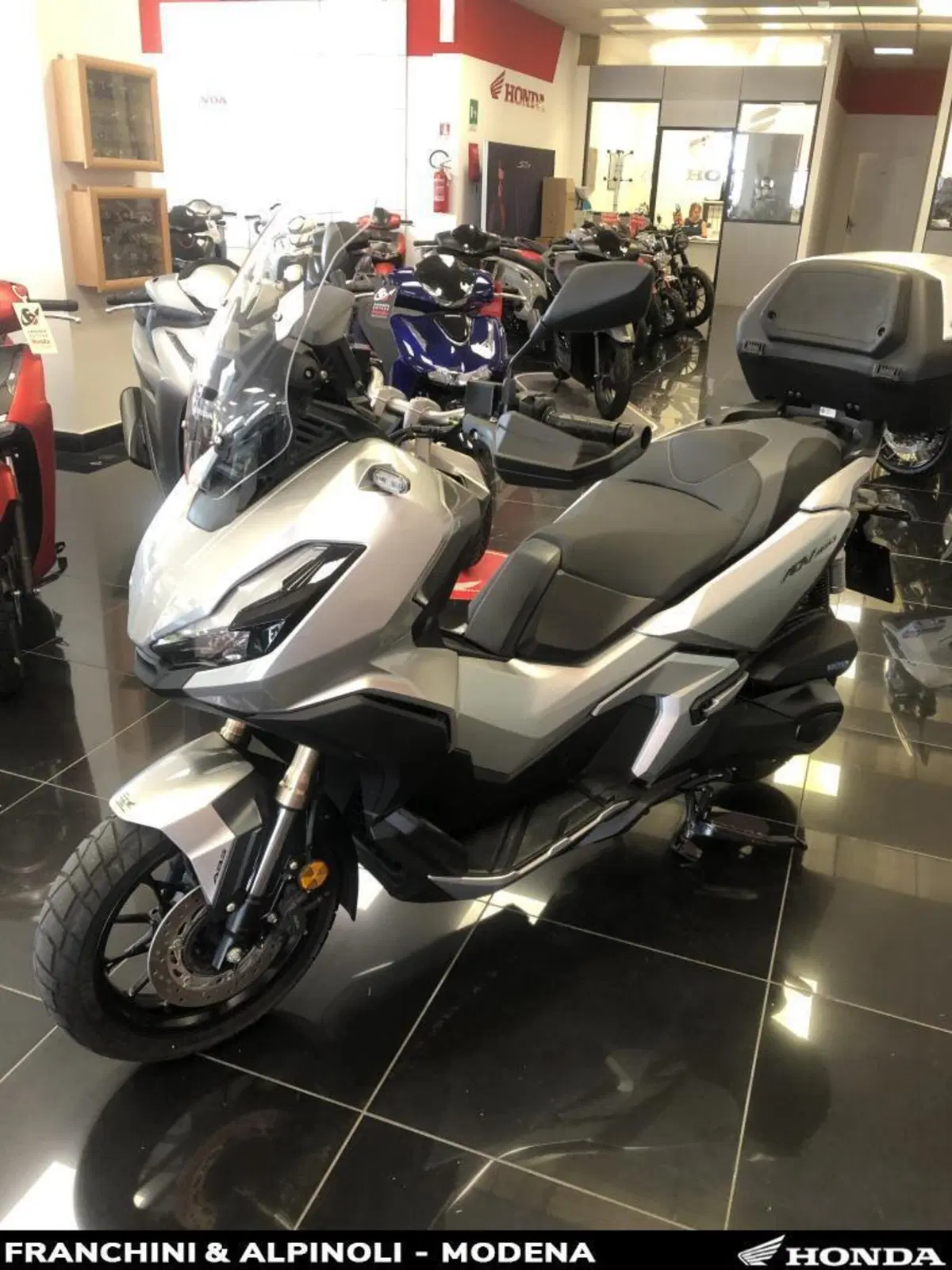Honda ADV 350 (2022 - 24) (6)