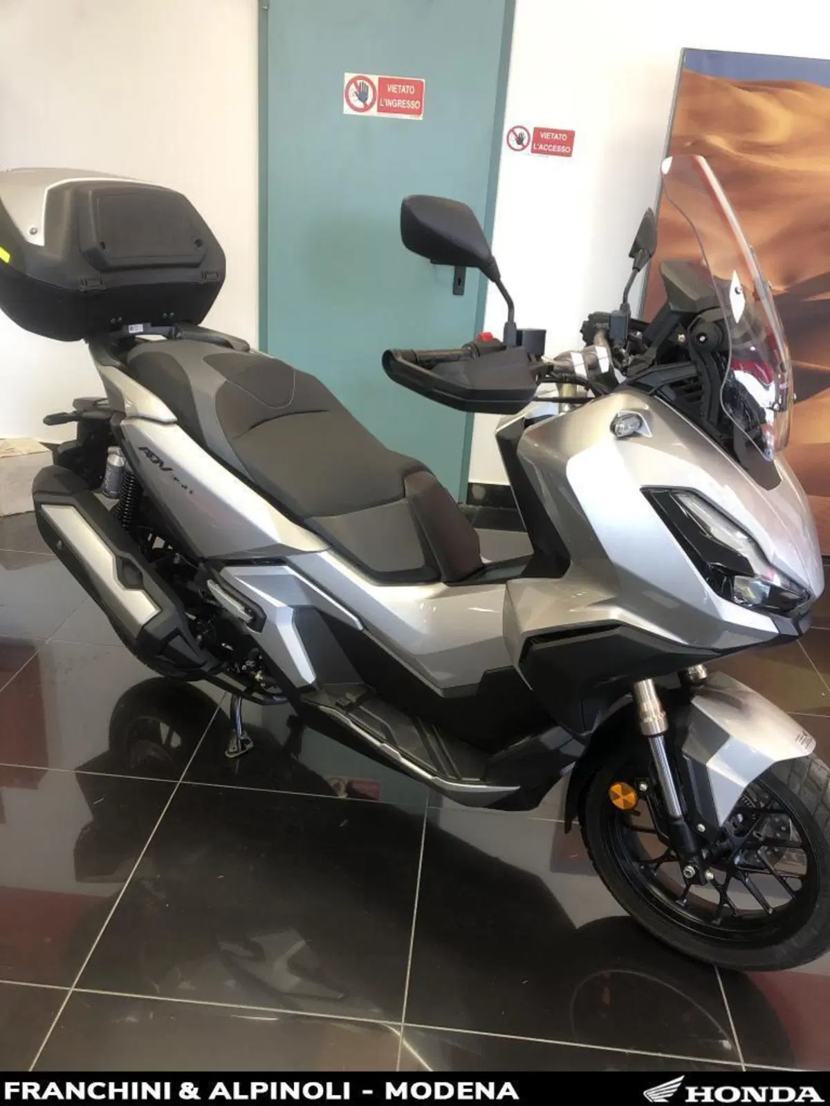 Honda ADV 350 (2022 - 24) (10)
