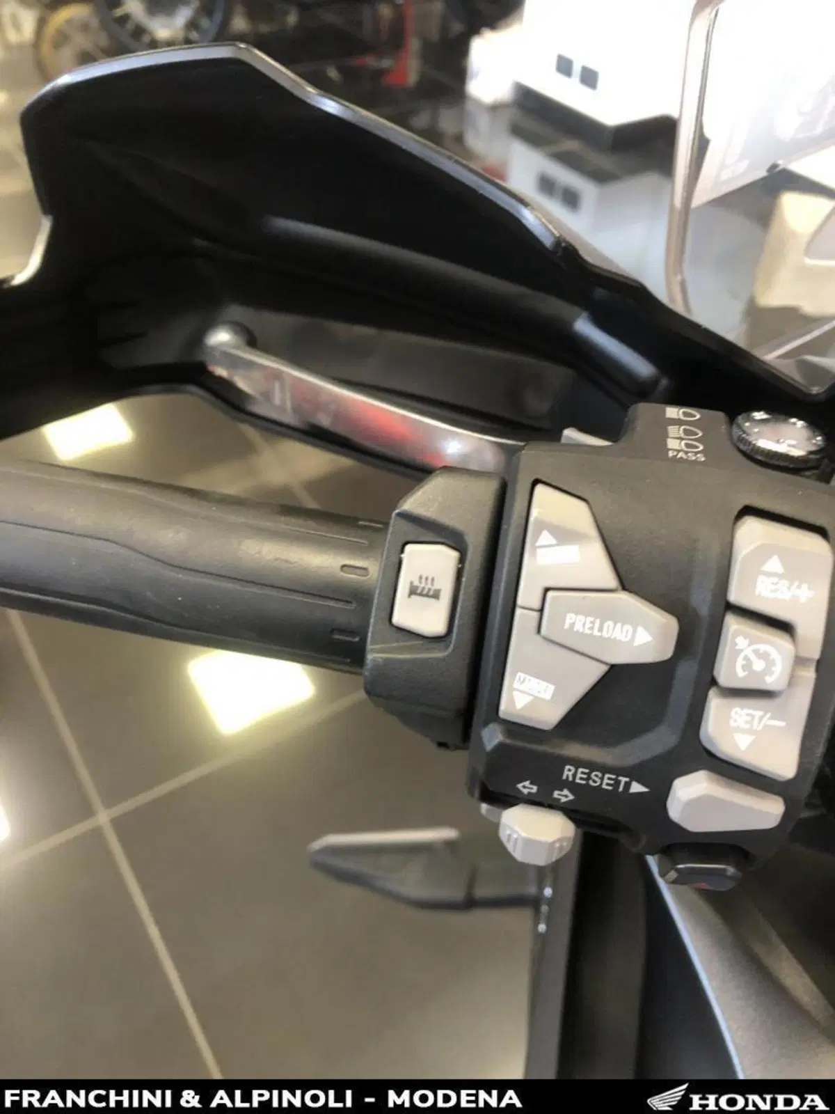 Kawasaki Versys 1000 Grand Tourer SE (2019 - 20) (13)