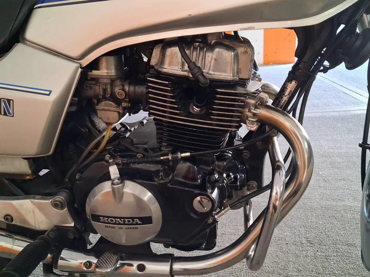 Honda CB 400 N (9)