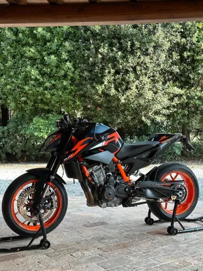 KTM 890 Duke R (2022 - 23) usata