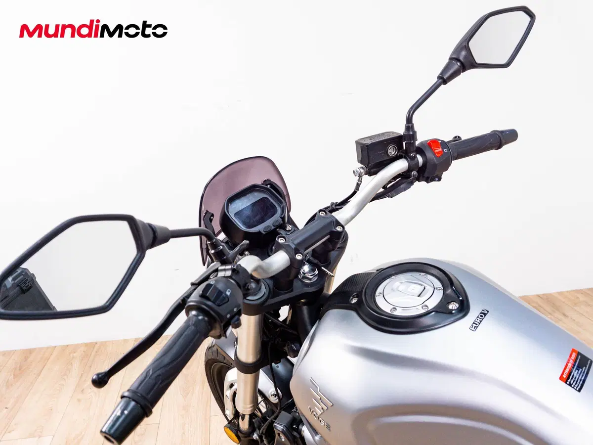 Voge Trofeo 300ACX Scrambler (2021 - 26) (11)