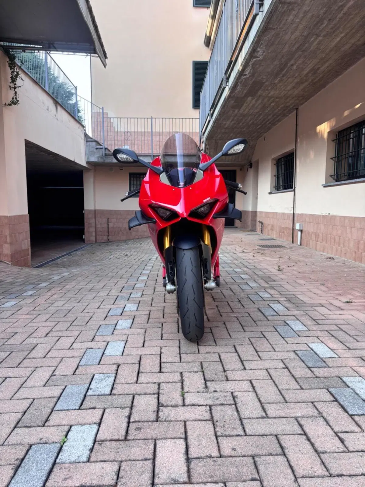 Ducati Panigale V4 S 1100 (2021) (2)