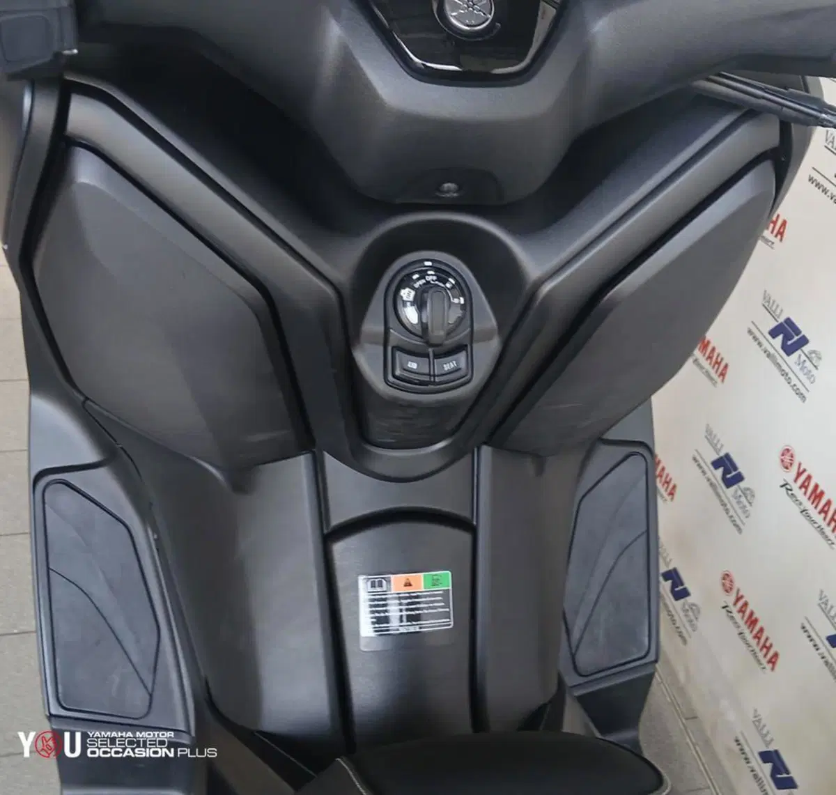 Yamaha X-Max 300 (2021 - 24) (3)