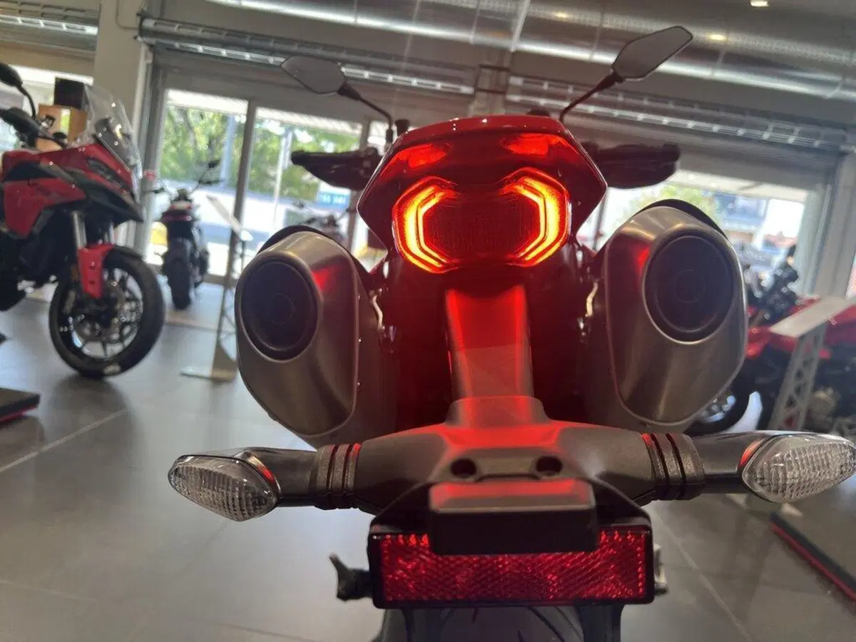 Ducati Hypermotard 698 Mono (2024 - 26) (12)