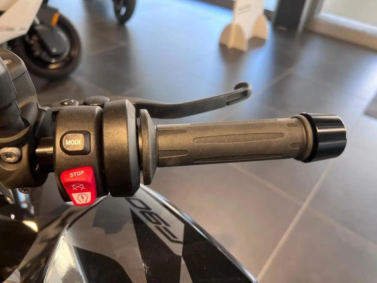 Bmw F 900 R (2025 - 27) (10)