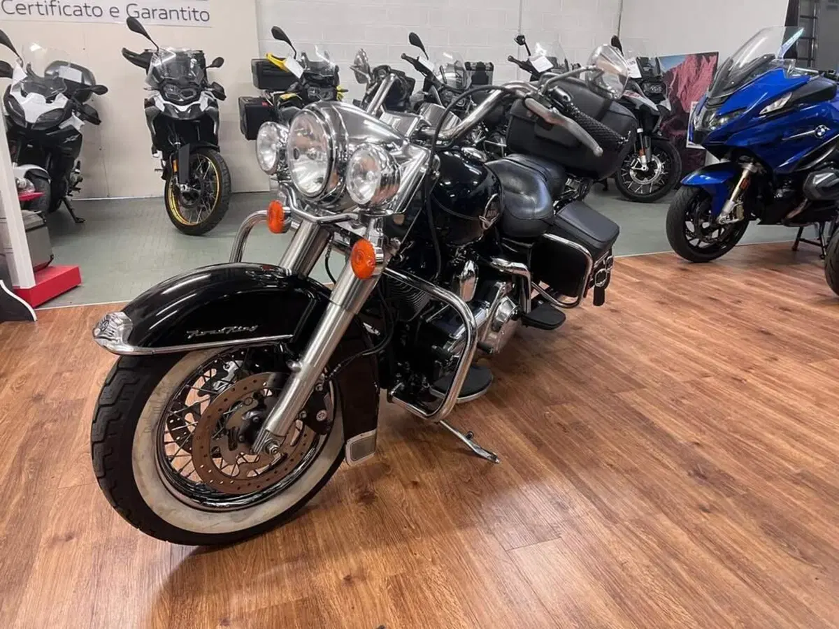 Harley-Davidson 1584 Road King Classic (2007 - 10) - FLHRC (4)