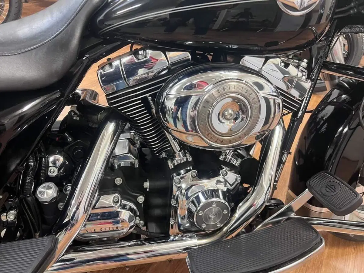 Harley-Davidson 1584 Road King Classic (2007 - 10) - FLHRC (11)
