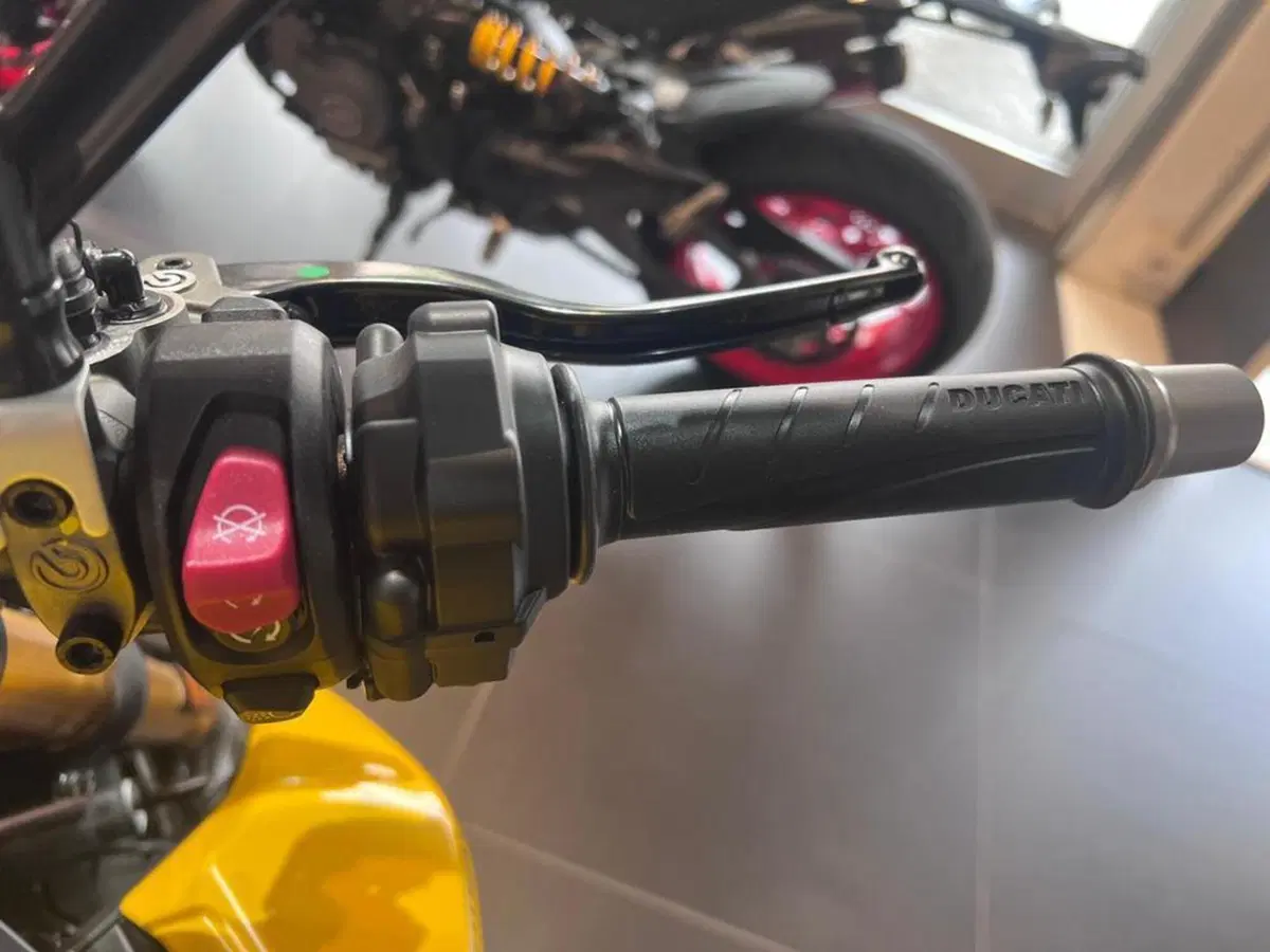 Ducati Streetfighter V2 S (2025 - 26) (10)