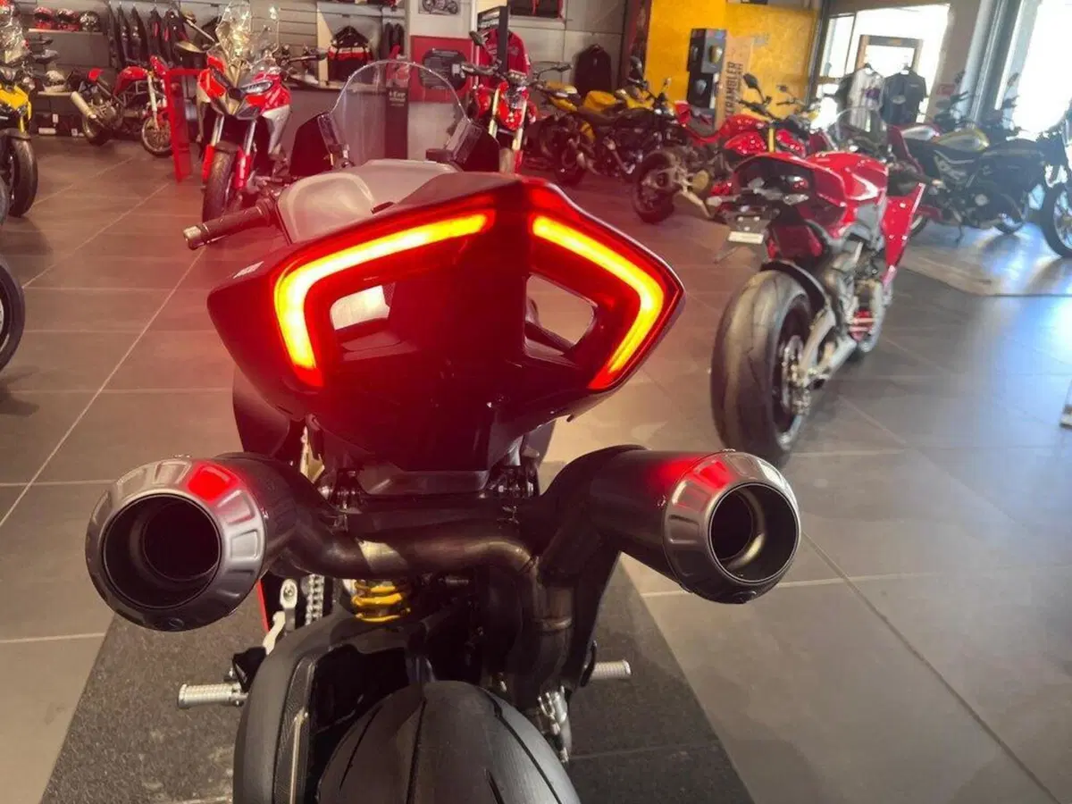 Ducati Panigale V4 1100 SP2 (2022 - 23) (8)