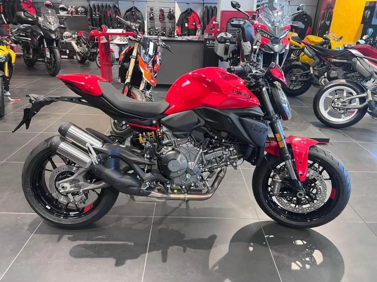 Ducati Monster 890 (2026)