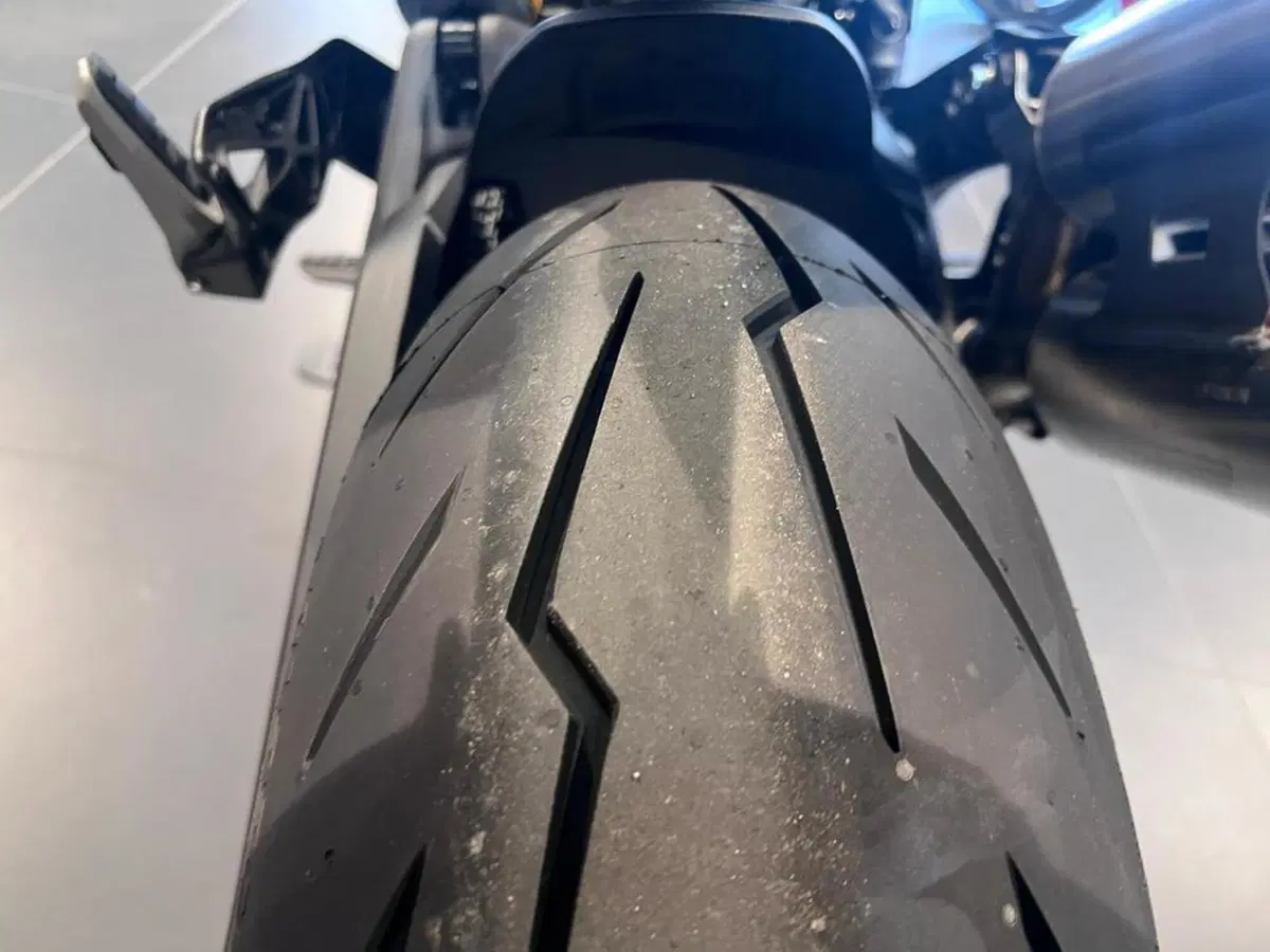 Ducati Monster 890 (2026) (12)