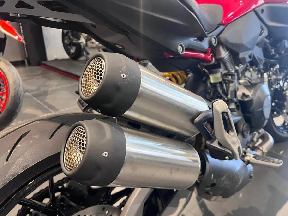 Ducati Monster 890 (2026) (14)