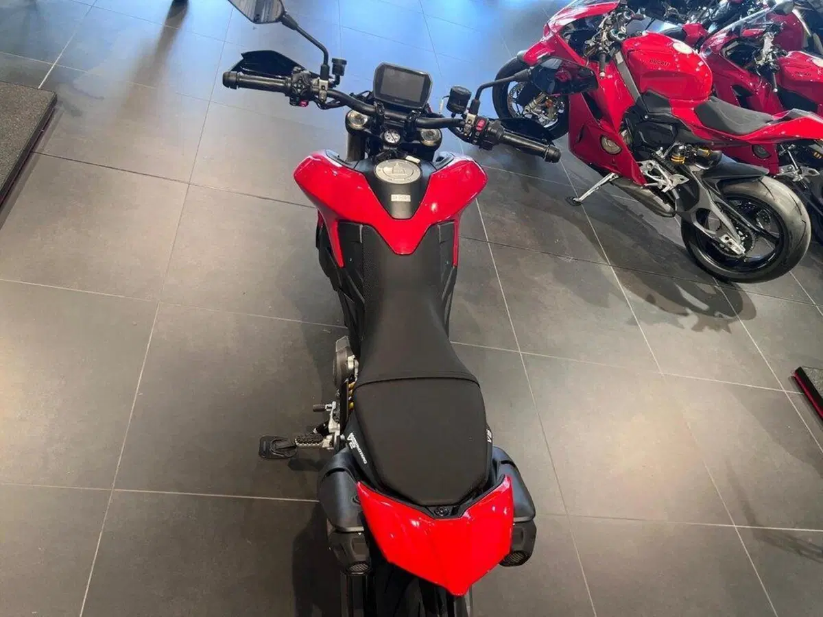 Ducati Hypermotard V2 (2026) (7)