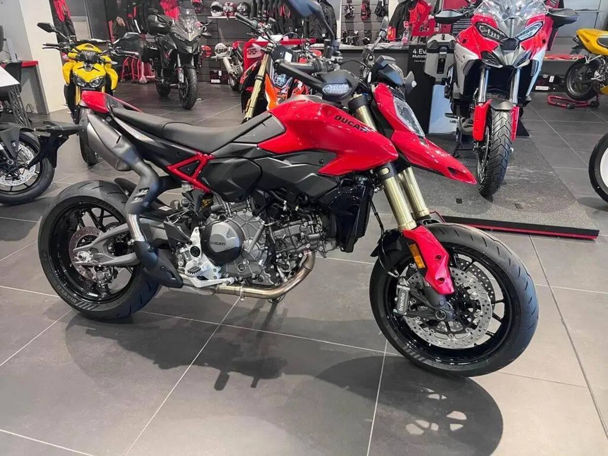 Ducati Hypermotard V2 (2026) (2)