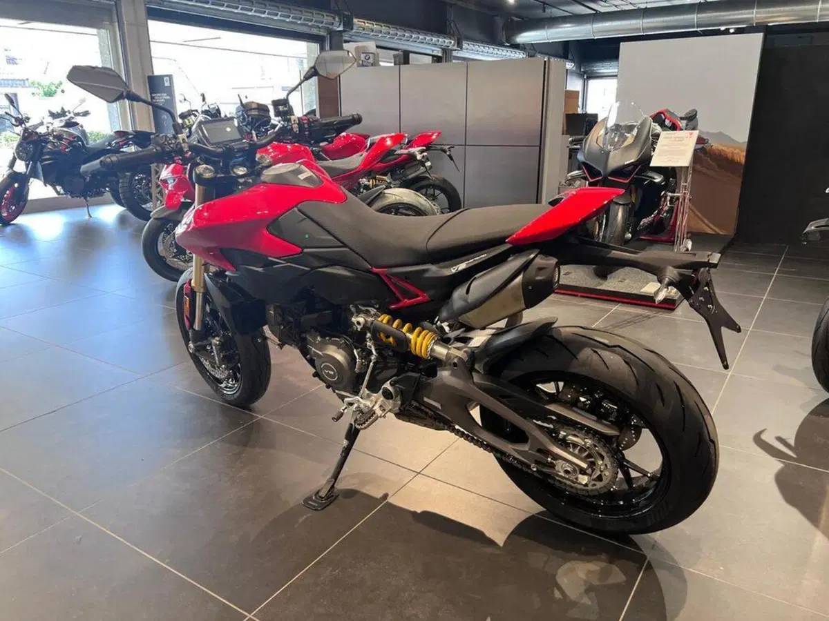 Ducati Hypermotard V2 (2026) (6)