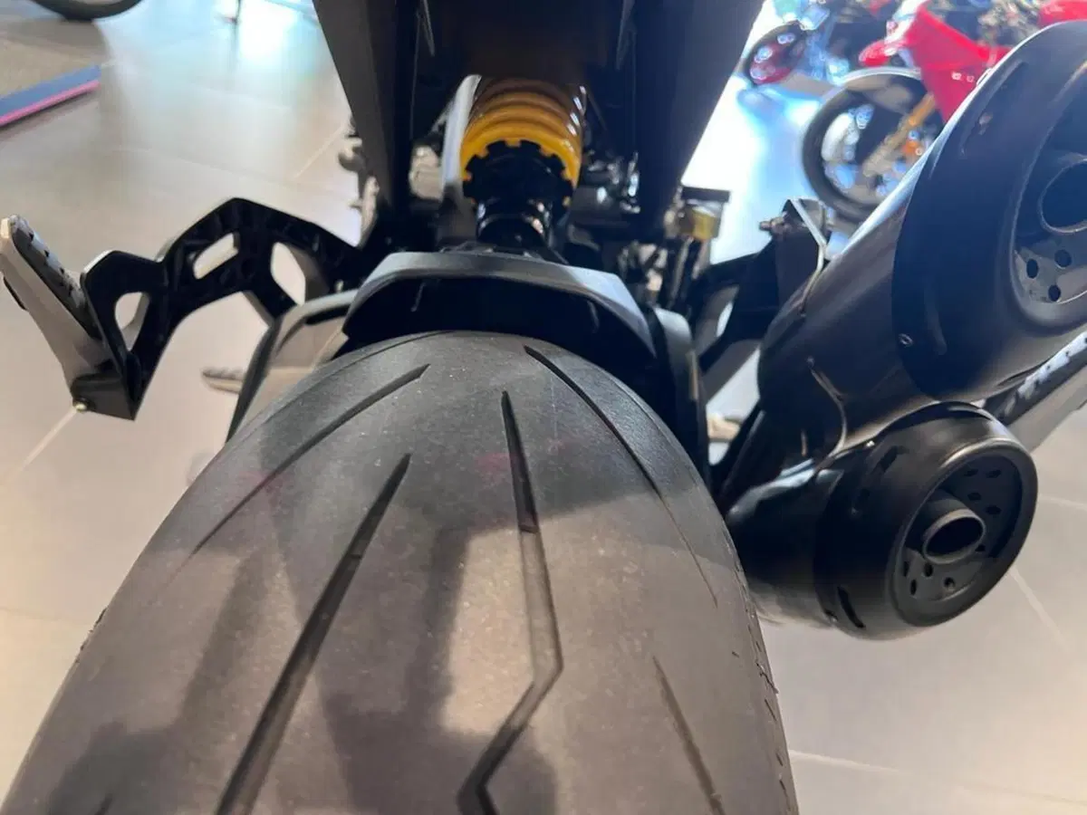 Ducati Monster 937 (2021 - 25) (14)