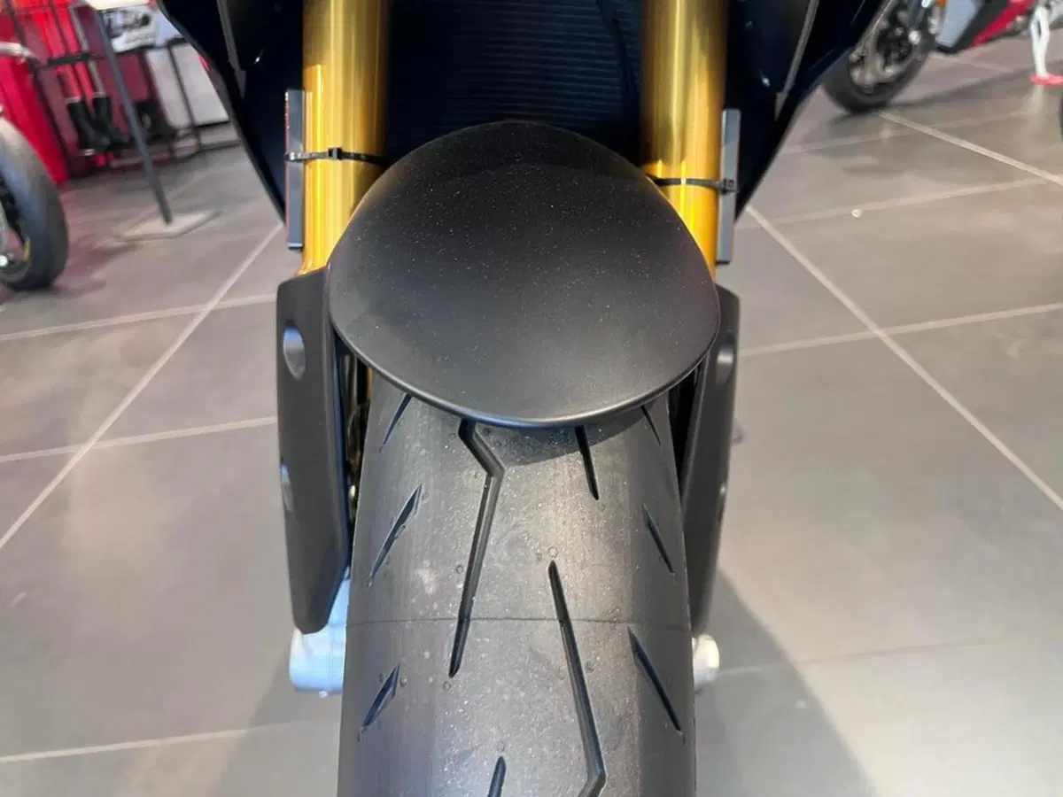Ducati Panigale V2 FB63 (2026) (13)