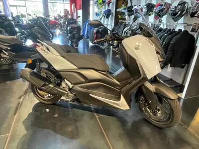 Yamaha X-Max 300 Tech Max (2025 - 26) usata