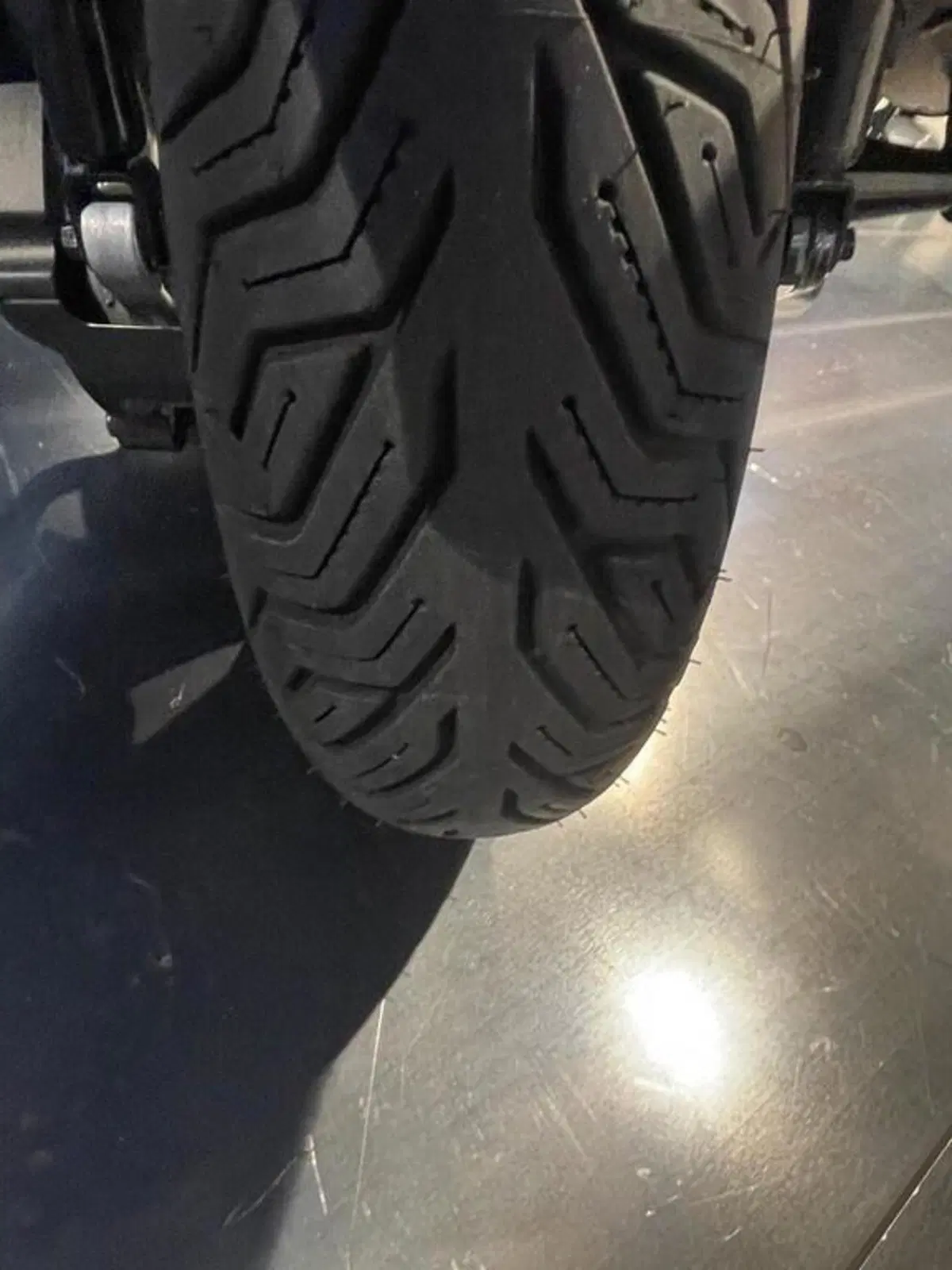 Yamaha X-Max 300 Tech Max (2025 - 26) (6)