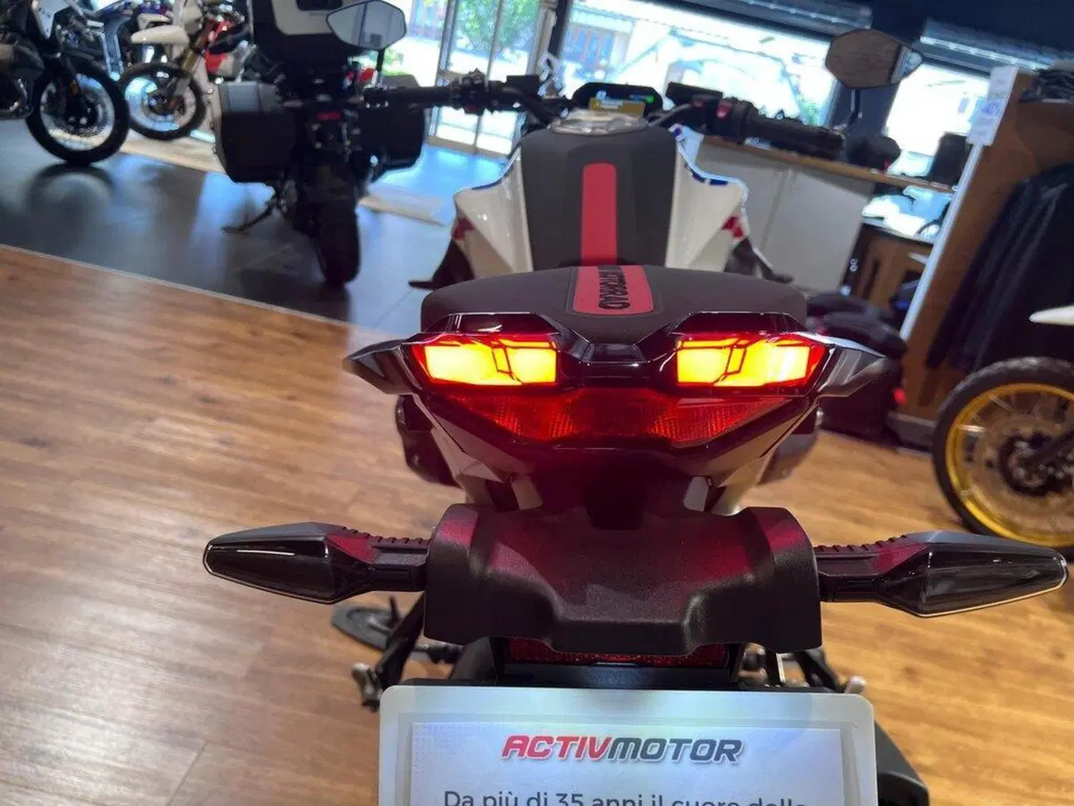 Bmw R 1300 R (2026 - 27) (10)