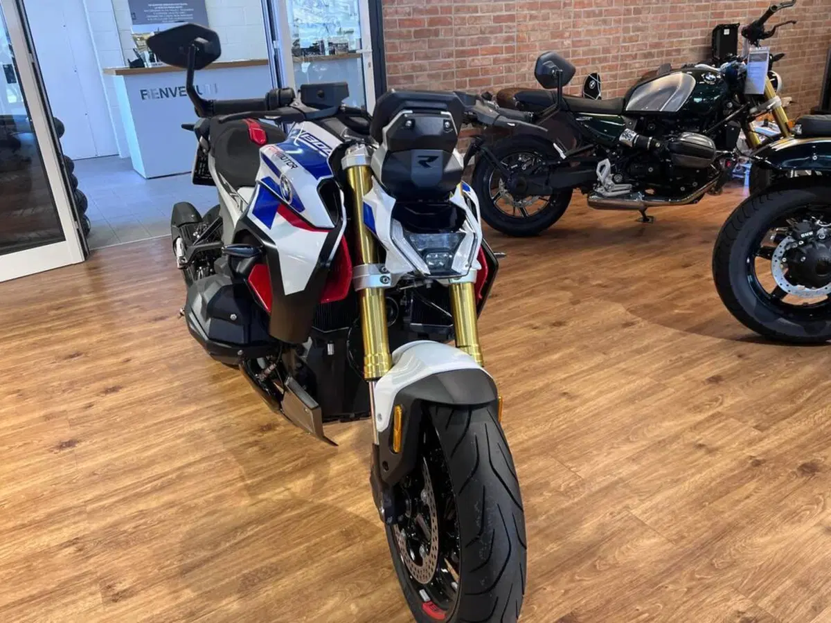 Bmw R 1300 R (2026 - 27) (3)