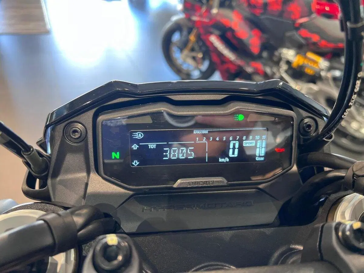 Ducati Hypermotard 698 Mono RVE (2024 - 26) (8)