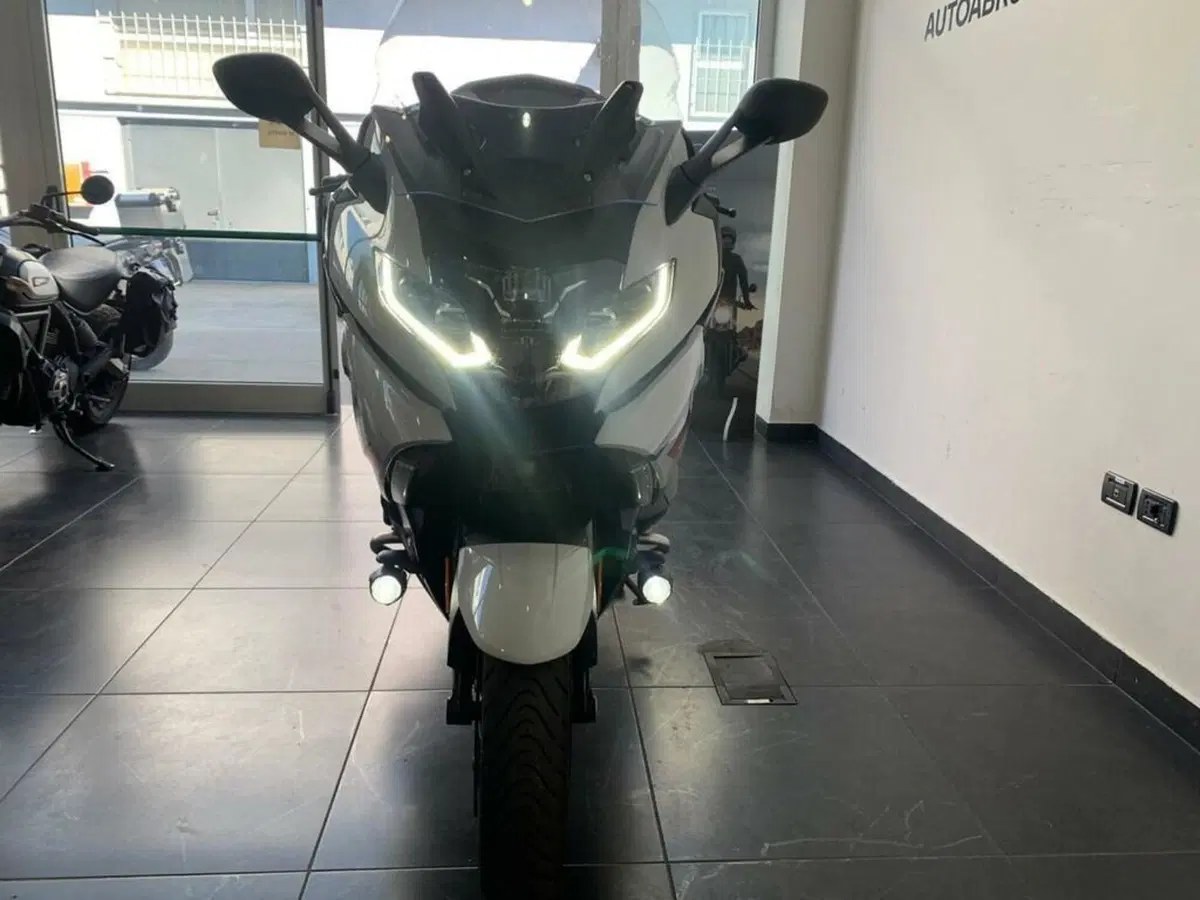 Bmw K 1600 GT (2022 - 27) (5)