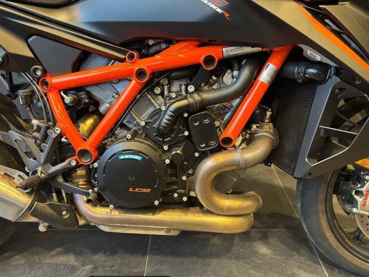 KTM 1390 Super Duke R EVO (2024 - 26) (10)