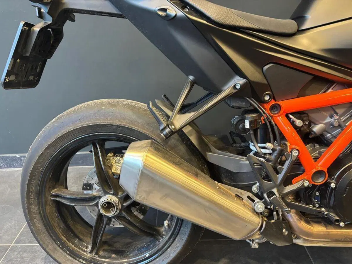 KTM 1390 Super Duke R EVO (2024 - 26) (12)