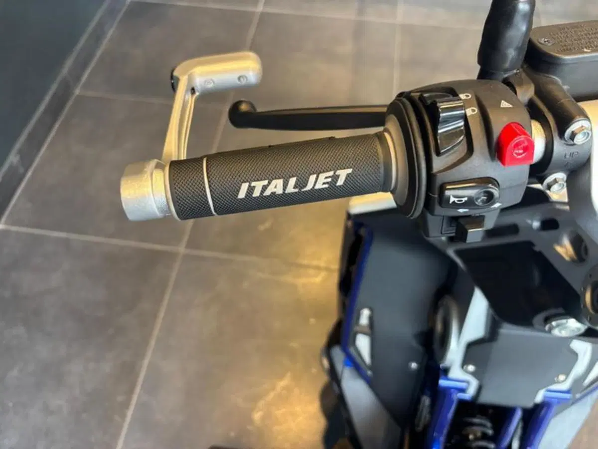 Italjet Moto Dragster 200 (2022 - 24) (5)
