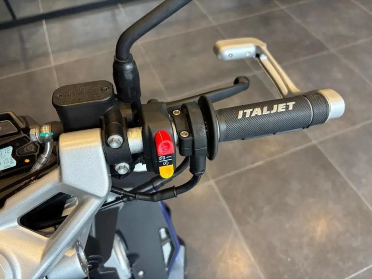 Italjet Moto Dragster 200 (2022 - 24) (7)