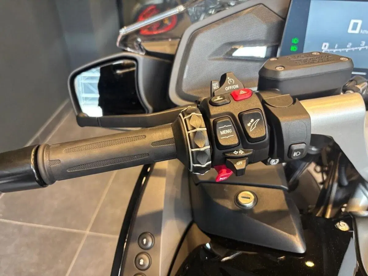 Bmw R 1250 RT (2021 - 25) (6)