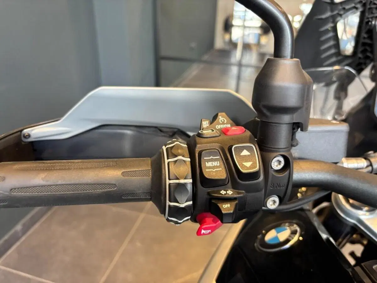 Bmw R 1300 GS Triple Black (2023 - 26) (8)
