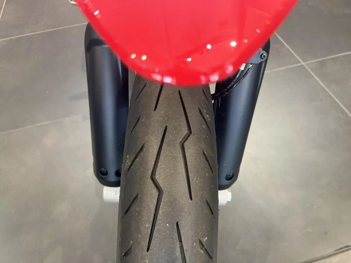 Ducati Hypermotard 698 Mono (2024 - 26) (13)