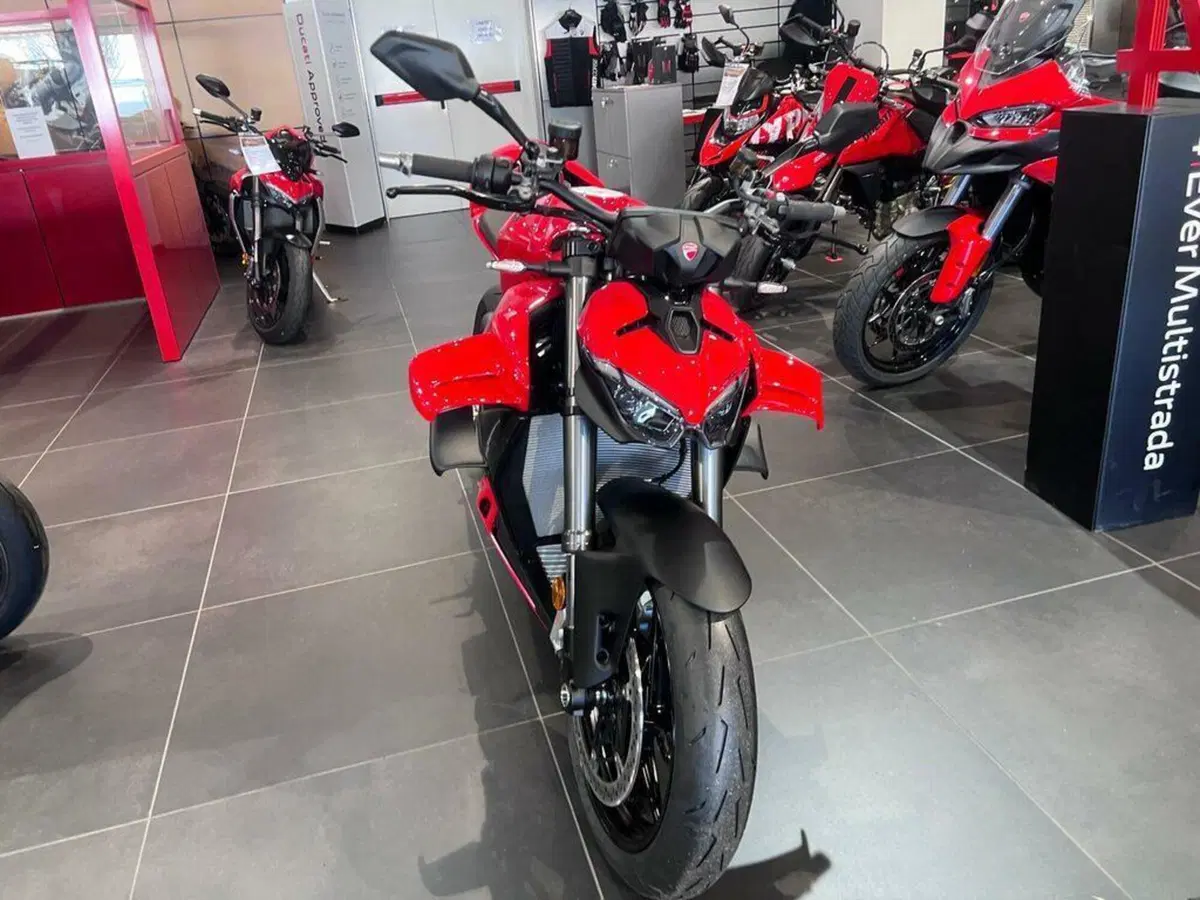 Ducati Streetfighter V4 1100 (2021 - 22) (3)