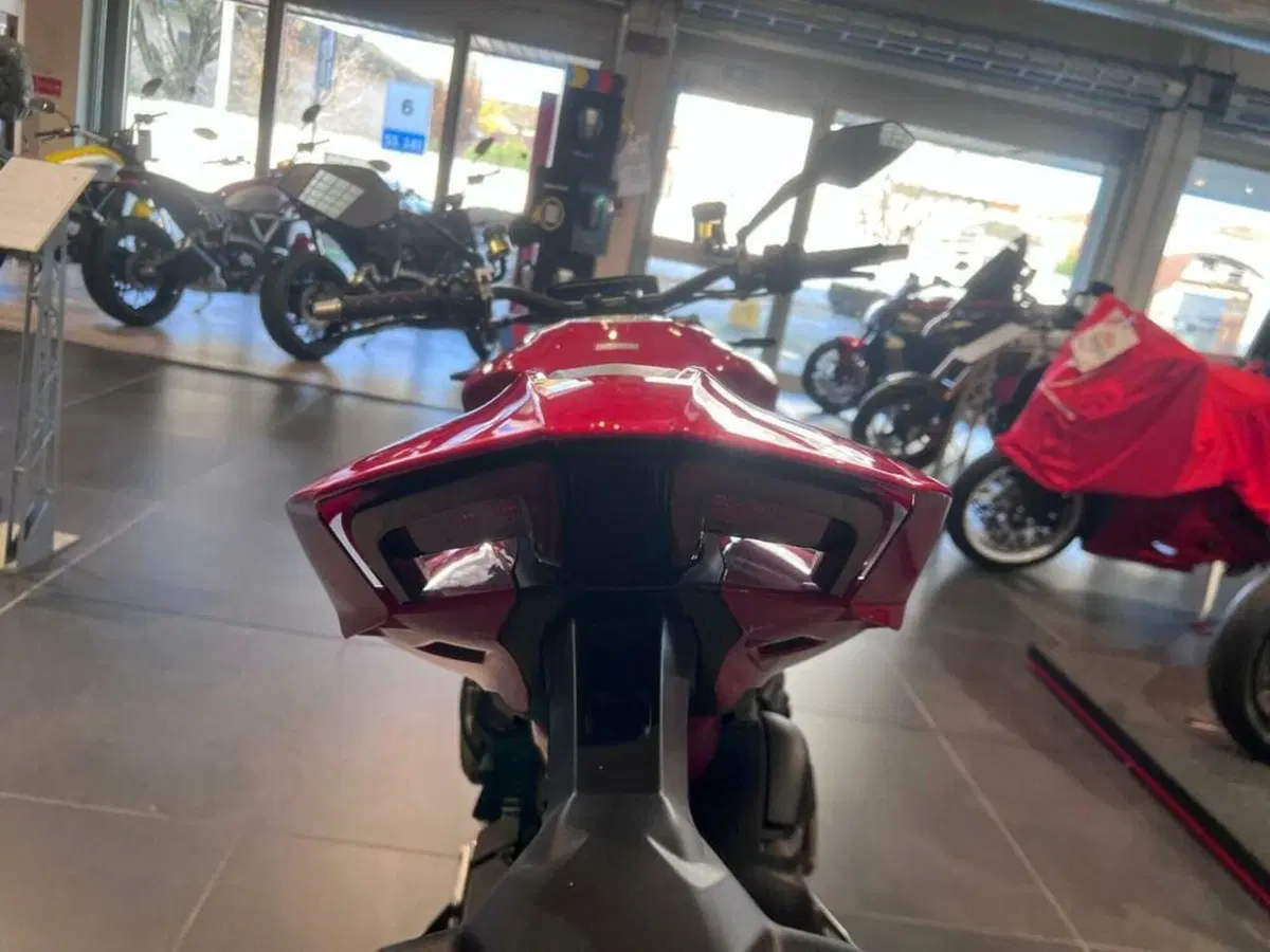 Ducati Streetfighter V4 1100 (2021 - 22) (9)